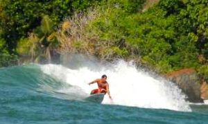 Surfen lernen in Ghana