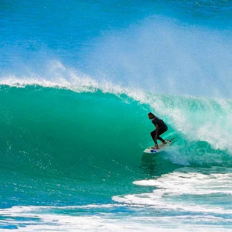 Der Lieblingsort von Surfern bleibt die Barrel Surfhouse Gran Canaria Las Palamas Kanaren Surfspot