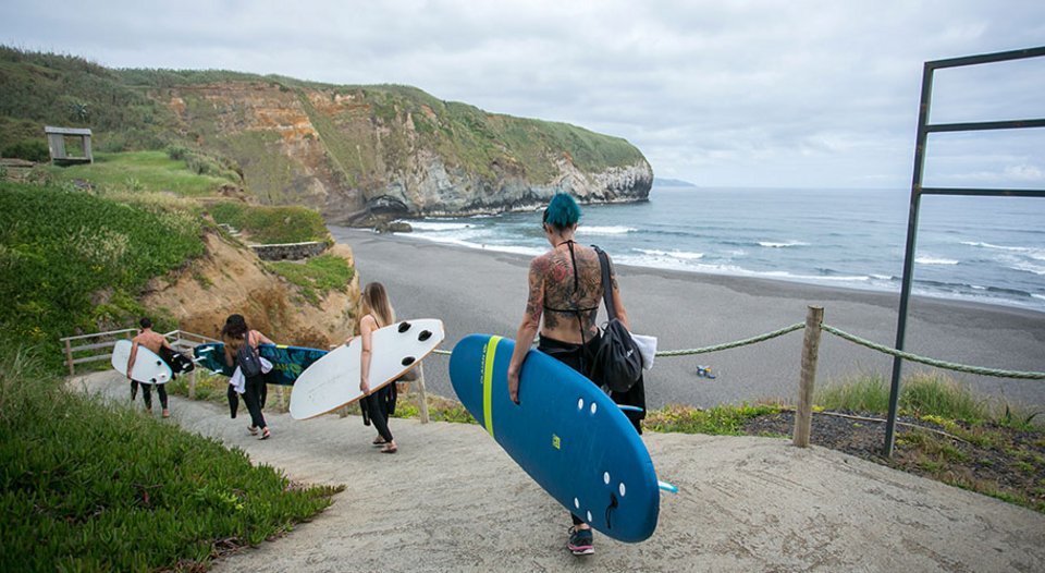 Black Sand Box Surfcamp Skate Camp Portugal Azoren Sao Miguel Surfkurse für Beginner