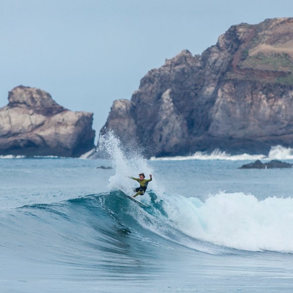 Black Sand Box Surfcamp Skate Camp Portugal Azoren Sao Miguel Surfguiding für Fortgeschrittene