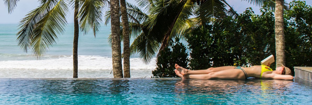 Infinity Surfcamp Sri Lanka Matara chillen am Infinity-pool