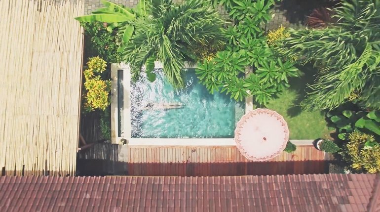 Solid Surflehrer Ausbildung Bali Canggu Indonesien Surfcamp mit Pool