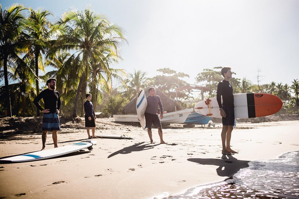 Los Clavos Surfcamp Nicaragua Los Aposentillos surfen elrnen in kleinen Gruppen