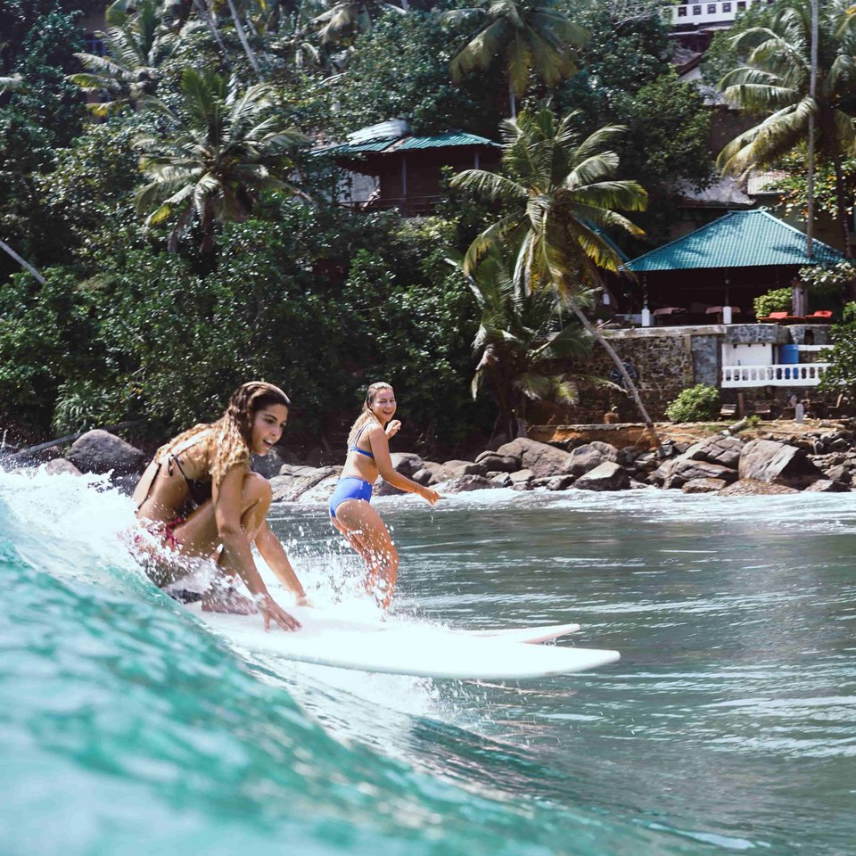 Pure Surf & Yoga Sri Lanka Unawatuna Surfkurse und Surfguiding