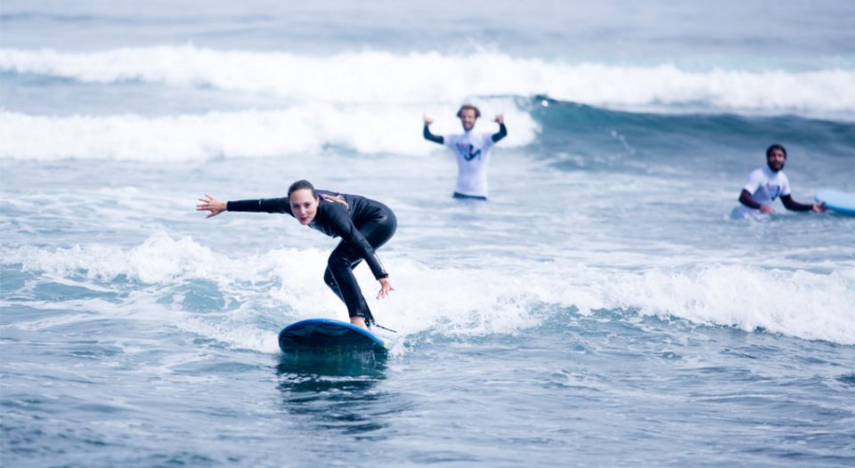 Black Sand Box Surfcamp Skate Camp Portugal Azoren Sao Miguel Spaß beim Surfen lernen