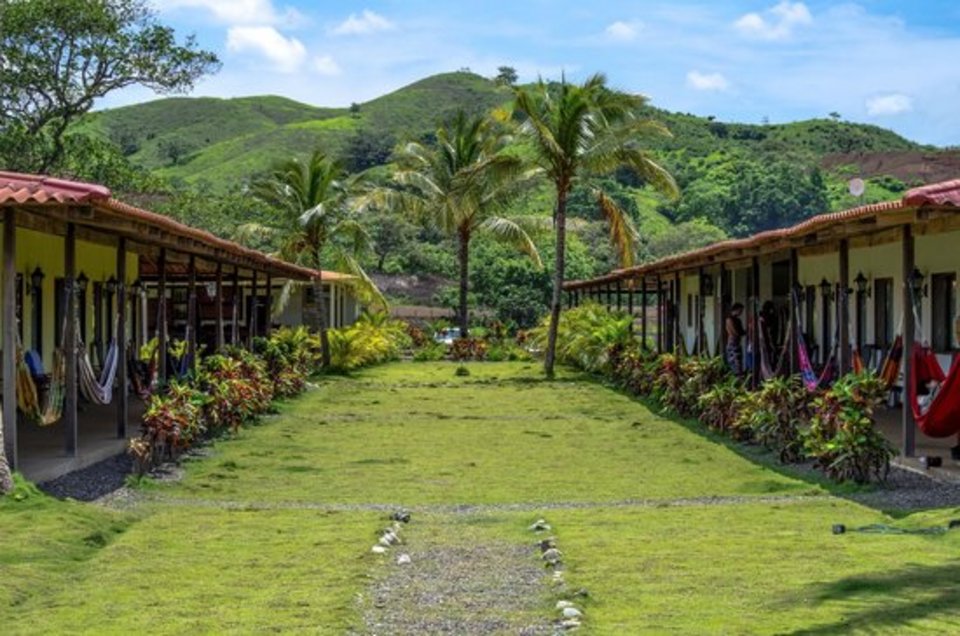 Beachbreak Surfcamp and Resort Panama Playa Venao zwischen Meer und Dschungel