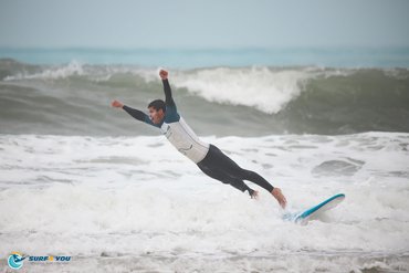 Surf 4 You Surfcamp Portugal Nazaré die ersten Wellen