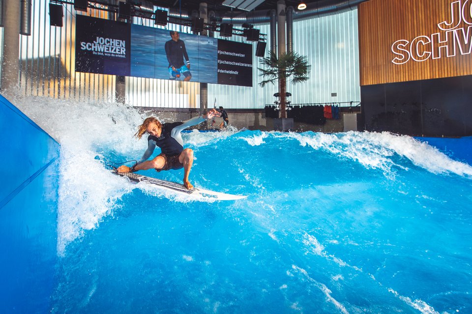 Jochen Schweizer Arena Indoor Surfen München