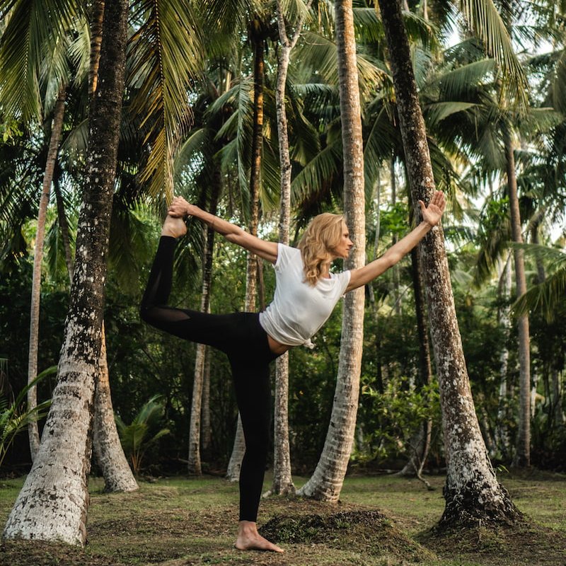 Pure Surf & Yoga Sri Lanka Unawatuna Yoga Unter Palmen