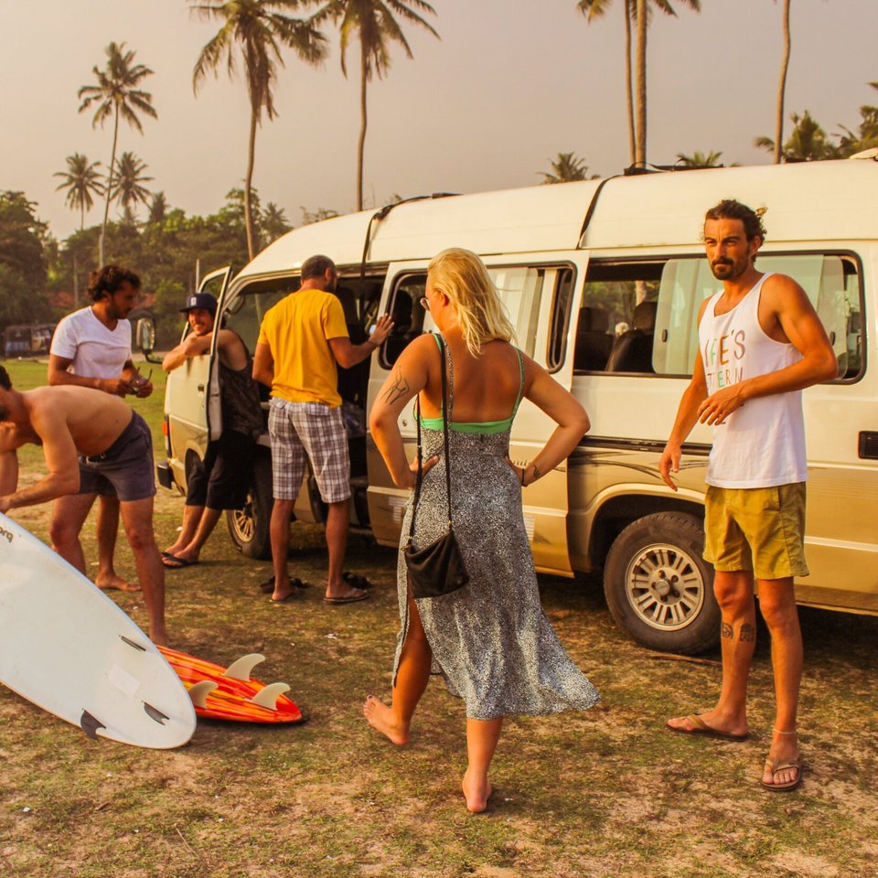 Mellow Hostel Surfcamp Sri lanka Ahangama Surfguiding Transfer