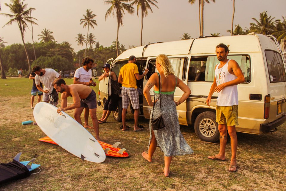 Mellow Hostel Surfcamp Sri lanka Ahangama Surfguiding Transfer
