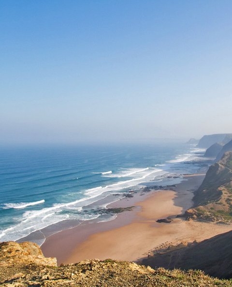 Die Atlantikküste mit vielen Surfcamps in Portugal