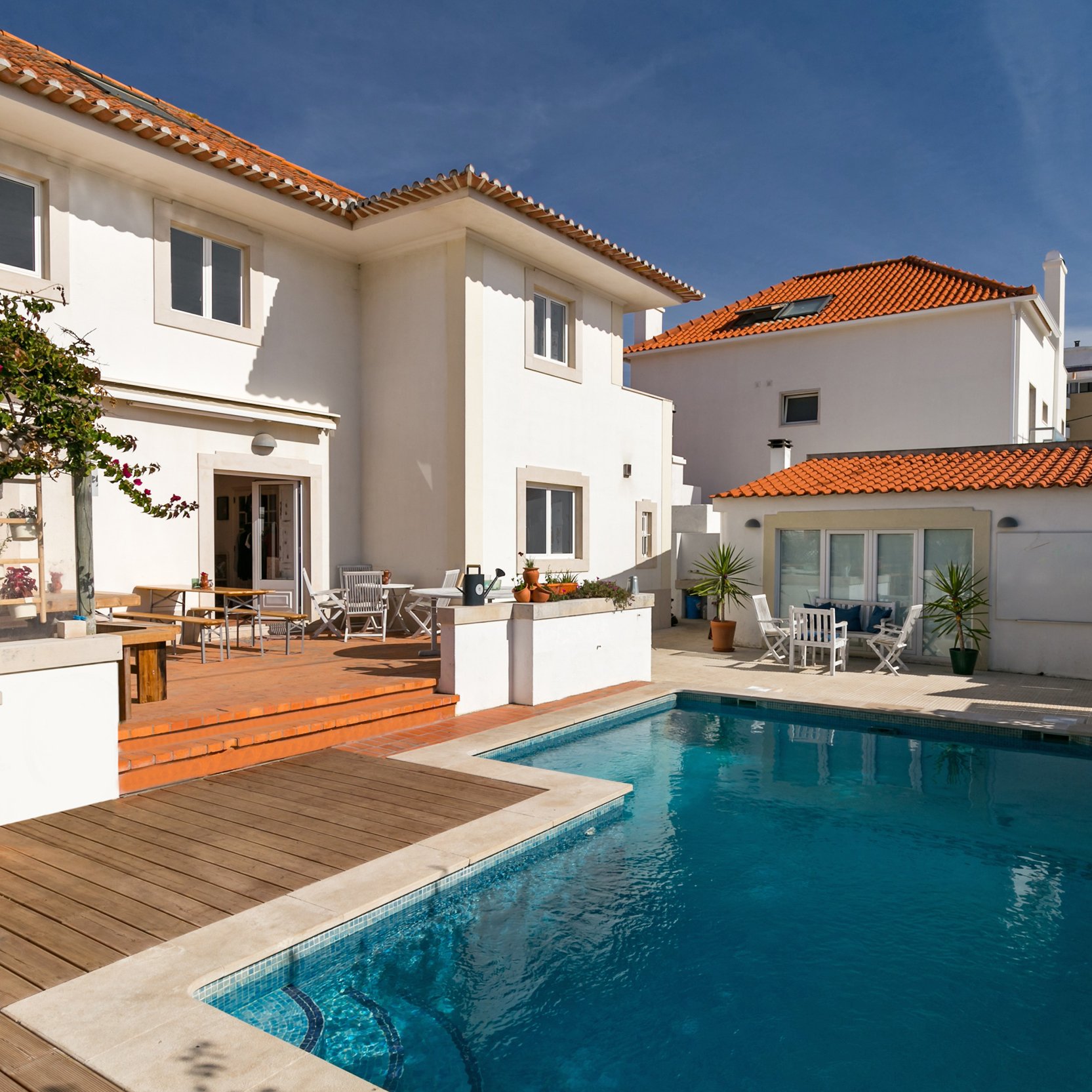 Ecu Surflodge Caparica surfcamp portugal