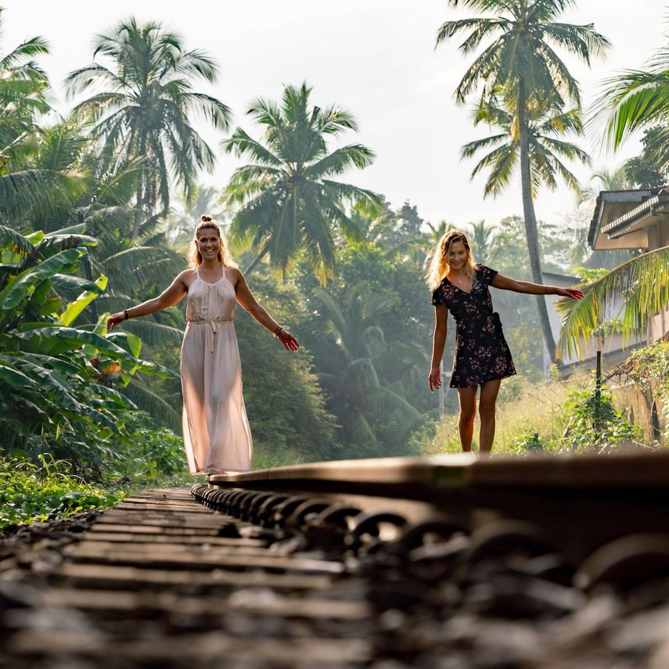 Pure Surf & Yoga Sri Lanka Unawatuna Spazieren im Dschungel