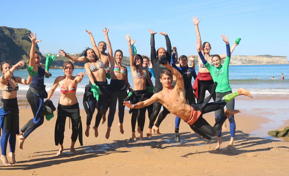 Bio Surfcamp Spanien Suances spaß am strand