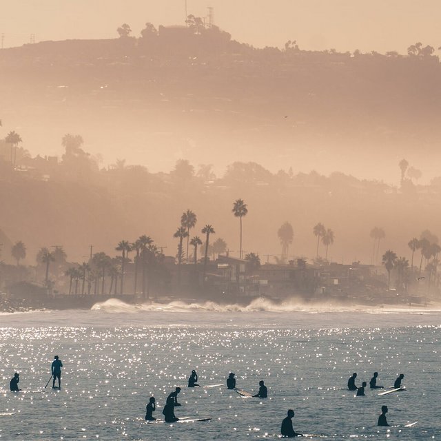 Perfekt für Beginner. Surfcamps in Kalifornien! Perfekt für Beginner. Surfcamps in Kalifornien!
