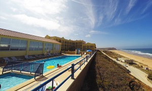 Atlantic Coast Surf School, Praia Azul, Portugal Atlantic Coast Surf School, Praia Azul, Portugal