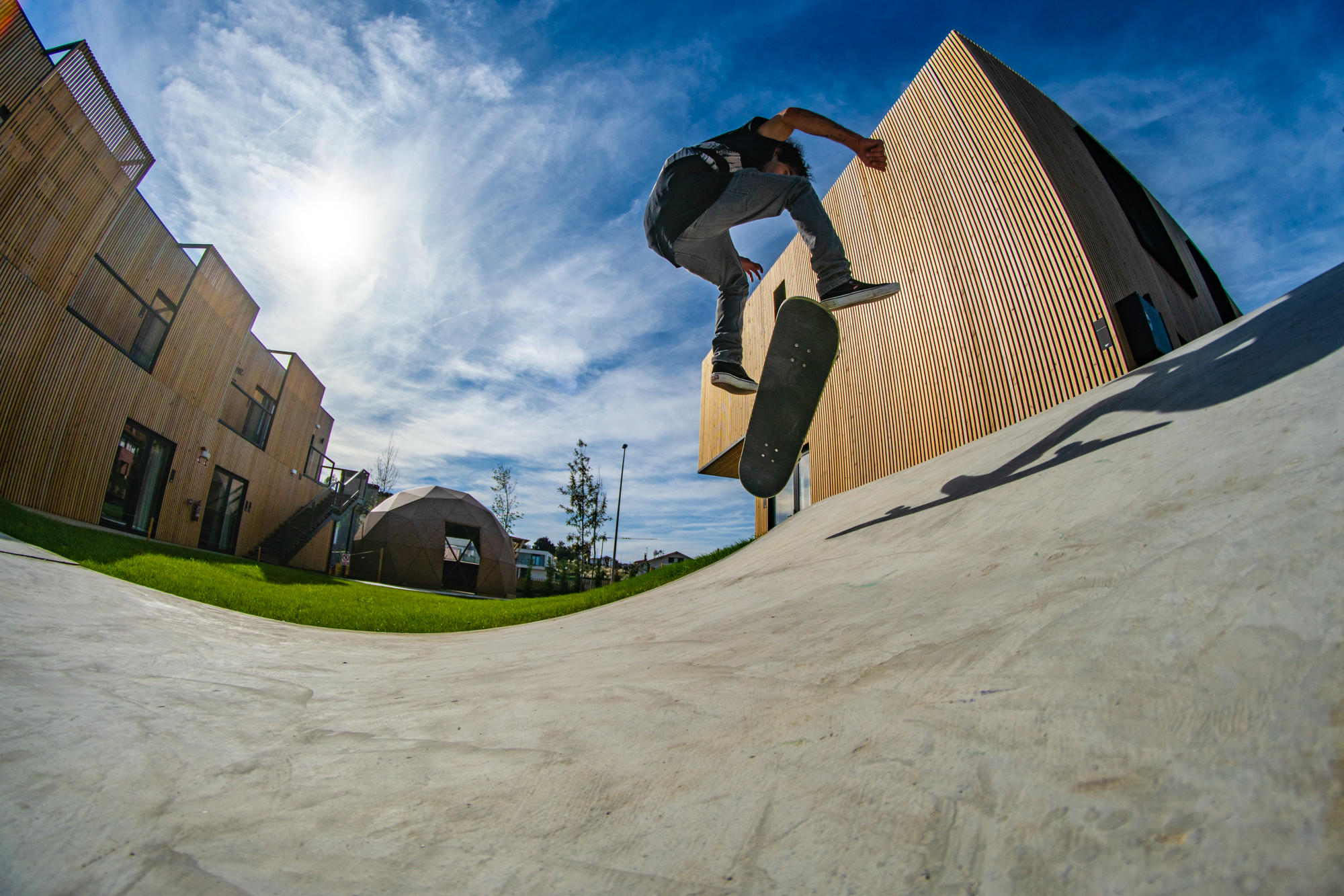 Eco Surfhouse Bilbao Surfcamp Spanien surfen und skaten