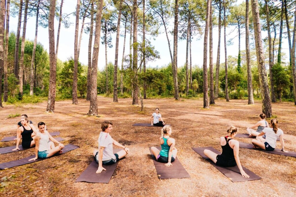 24 Plus Surfcamp Yoga im Wald