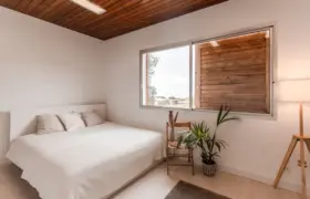 Doppelzimmer mit Bad im Puresurfcamps Surfcamp Teneriffa
