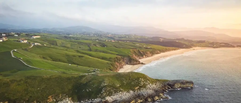 Surfcamp_Oyambre_Aussicht_Surfspot_compressed