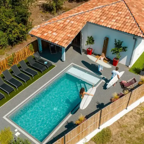 Surfhouse Moliets Surfcamp mit Pool