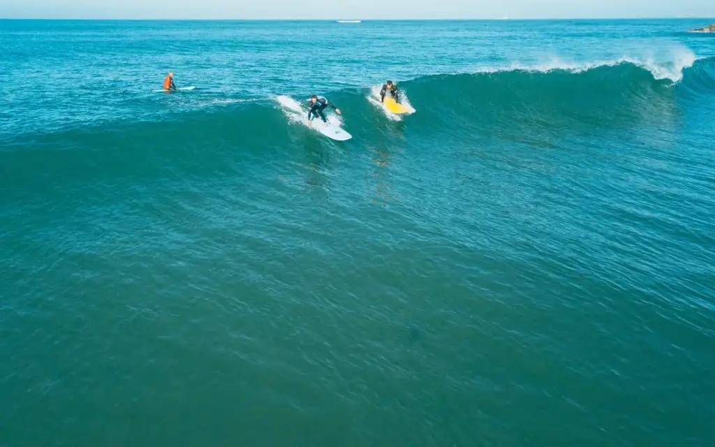 Softtop Surfen an der Küste von Caparica