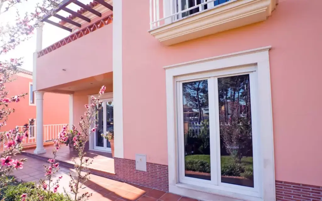 pure-surfcamps-surflodge-santacruz-portugal-surfhouse-garten