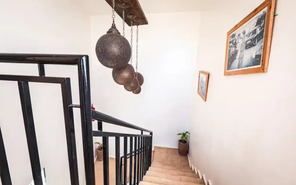 puresurfcamps-marokko-unterkunft-surf-house-lodge-flur