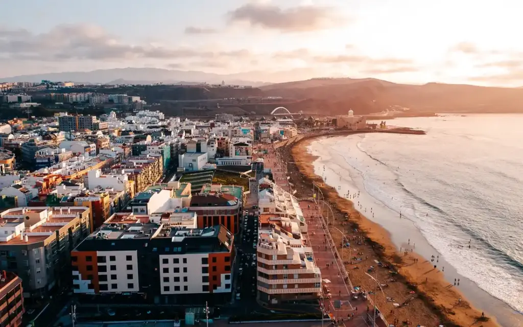surfcamp-gran-canaria-kueste-von-oben