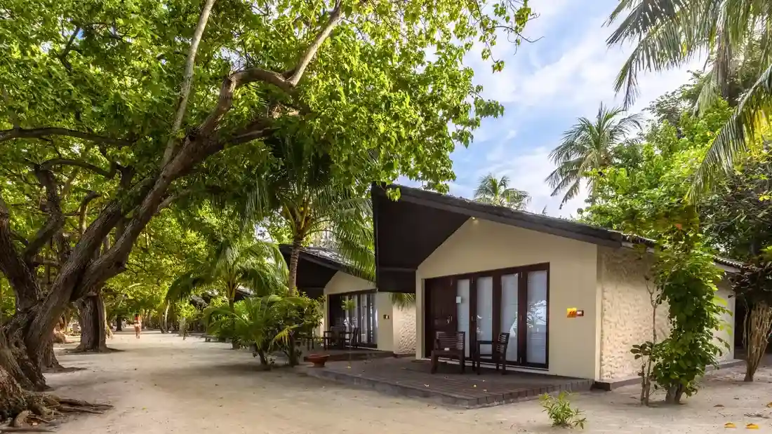 Beach Villa Surfresort Malediven