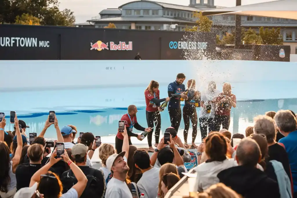 wellenreiten-mag-online-red-bull-pool-clash-2025