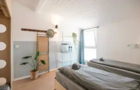 Surfblend Surfbase Lissabon 3er Mehrbettzimmer