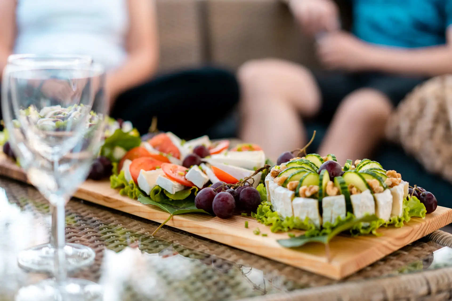 surfcamp-vieux-boucau-frankreich-wine-and-cheese-verkostung