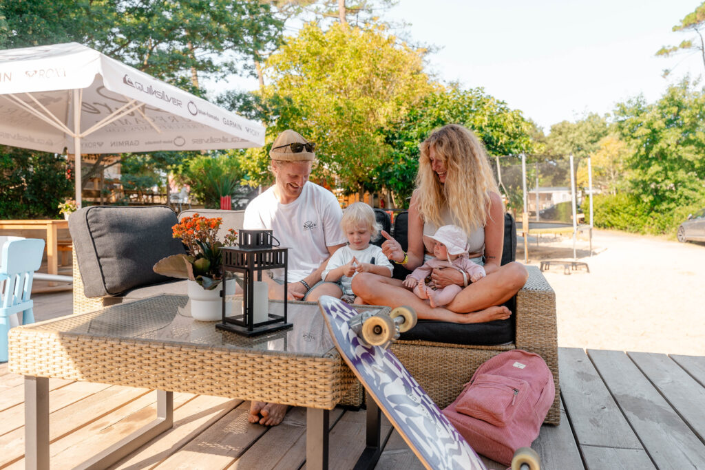 puresurfcamps_pure_surfcamp_surf_lifestyle_travel_ocean_classic_happy_moliets_friends_group-00726