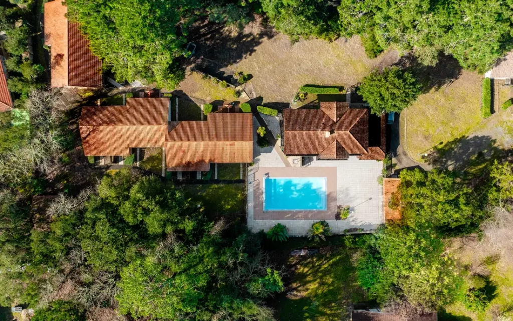 Surfcamp Soustons Plage Überblick Pool