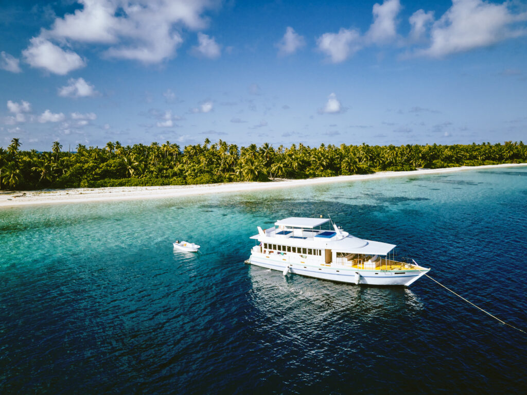 pure-surf-camps-malediven-maledives-boat-trip-surfcamp-lifestyle-surf-25