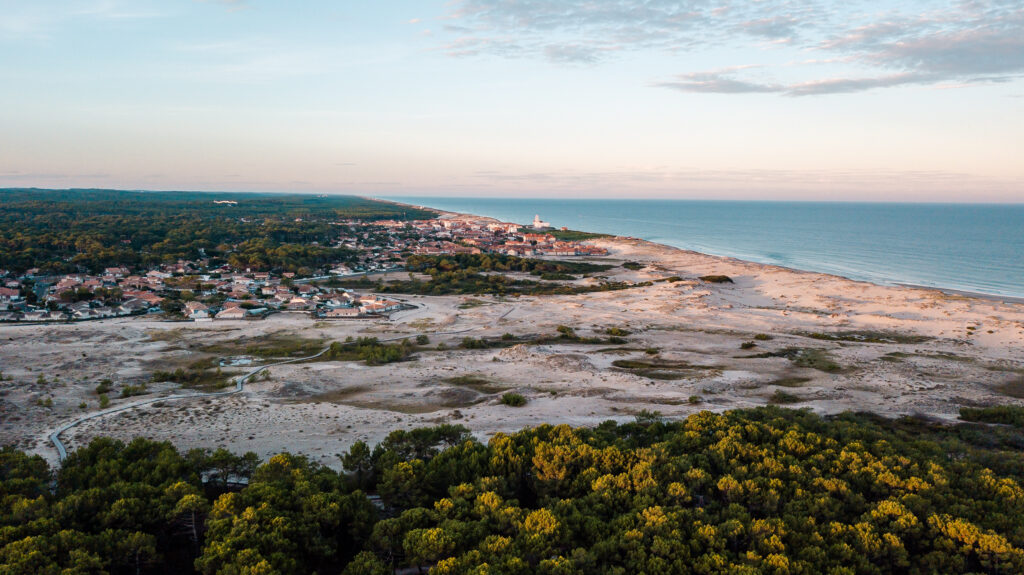 puresurfcamps-frankreich-familien-surfcamp-biscarrosse-strand-drohne