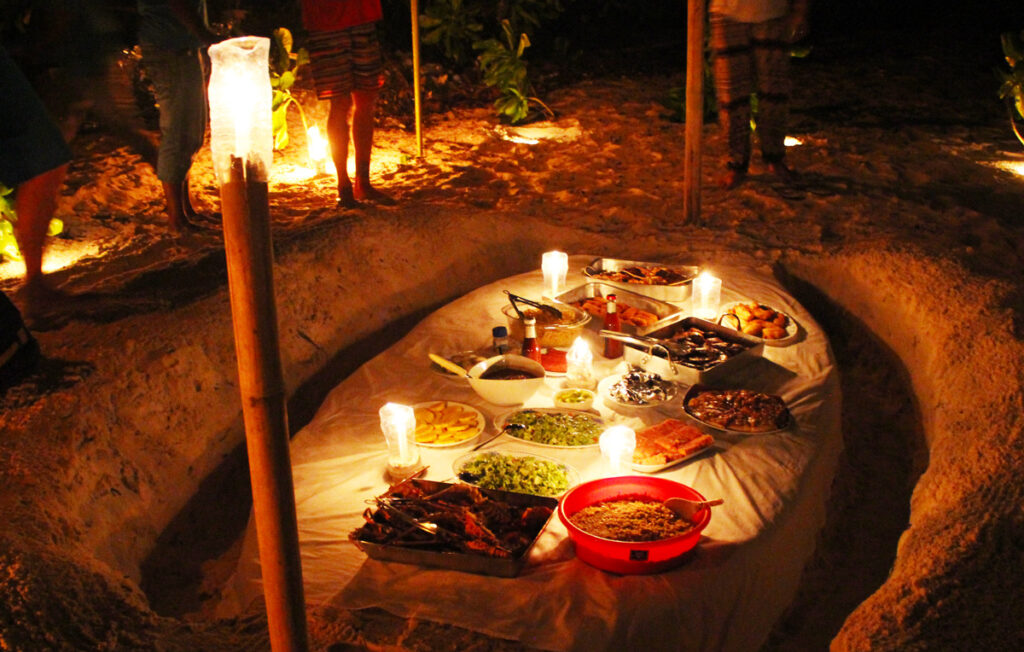 puresurfcamps-surfboat-trip-malediven-inseldinner-surfdinner