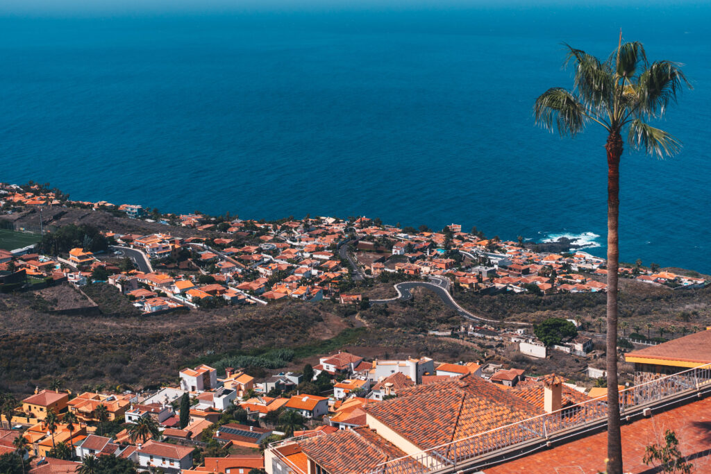 puresurfcamps-surfcamp-surflesson-surfing-howtosurf-teneriffa-north-alexzirke-bigwaves-villa-surfhouse-lodge-private-pool-goodvibes-00462