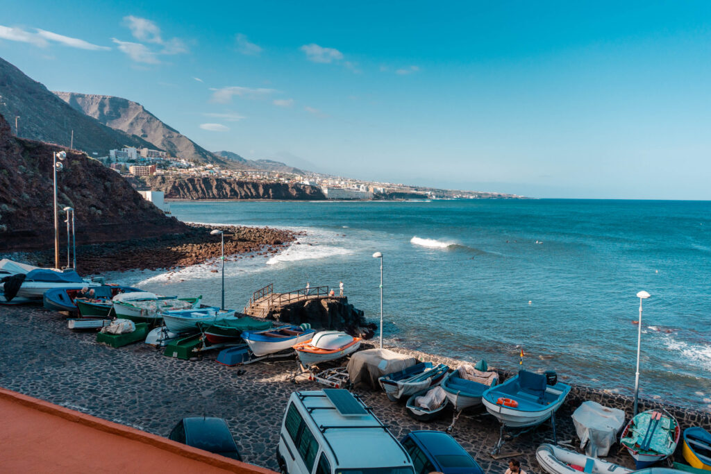 puresurfcamps-surfcamp-surflesson-surfing-howtosurf-teneriffa-north-alexzirke-bigwaves-villa-surfhouse-lodge-private-pool-goodvibes-09937