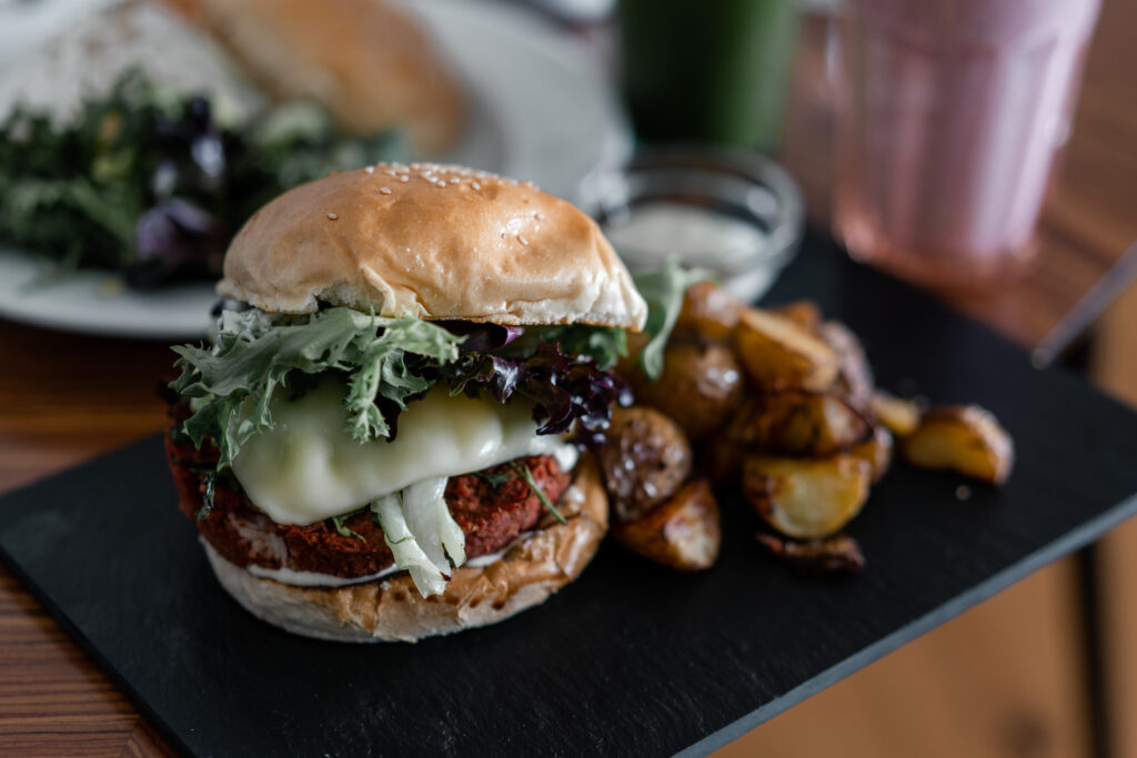 puresurfcamps-surfcamps-peniche-portugal-surfing-surfen-surf-surfhostel-surfhouse-surfaccommodation-lifeisgood-sunny-beachlife-21