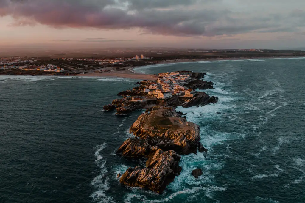 puresurfcamps-surfcamps-peniche-portugal-surfing-surfen-surf-surfhostel-surfhouse-surfaccommodation-lifeisgood-sunny-beachlife-4