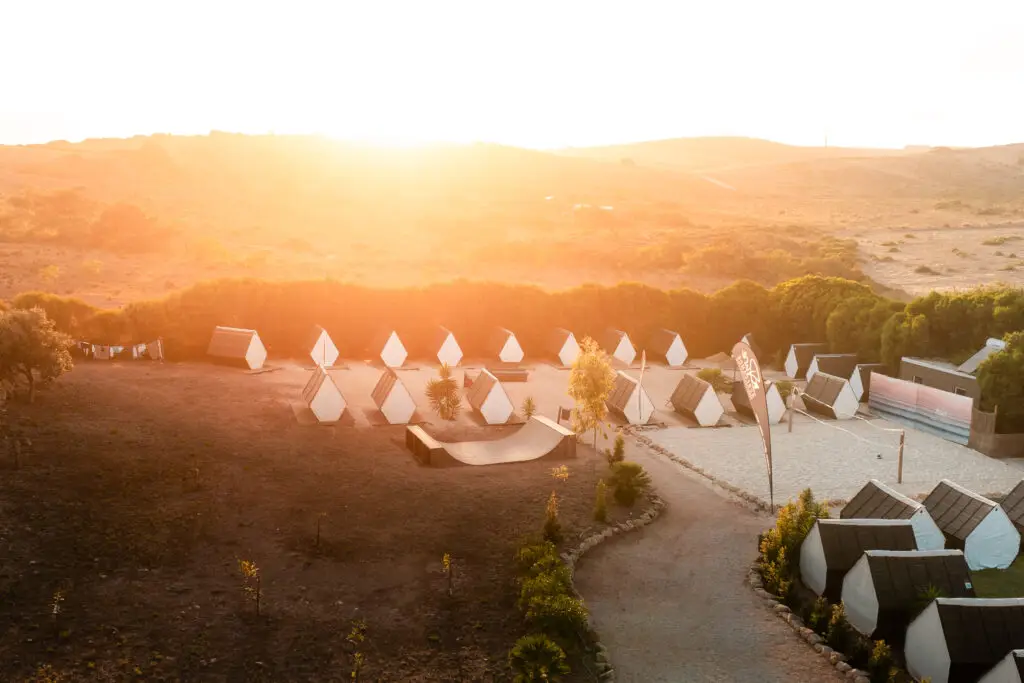 surfcamp-algarve-camping-sheddie-dorf