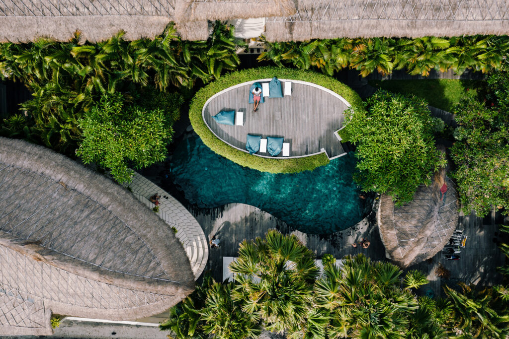 surfcamp-bali-canggu-ueberblick-pool-2