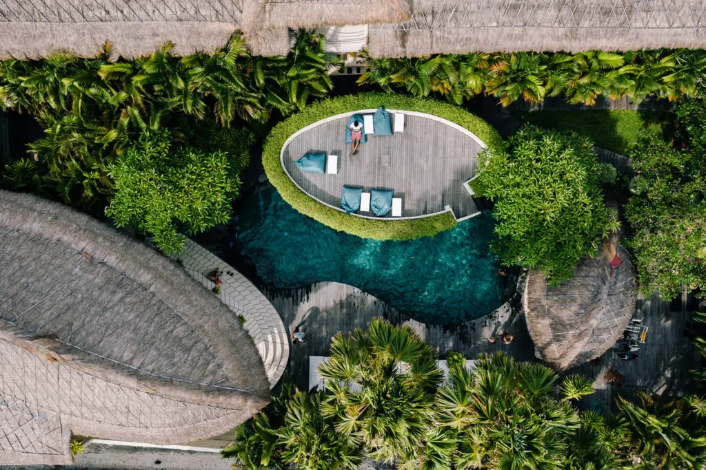 surfcamp-bali-canggu-ueberblick-pool-2