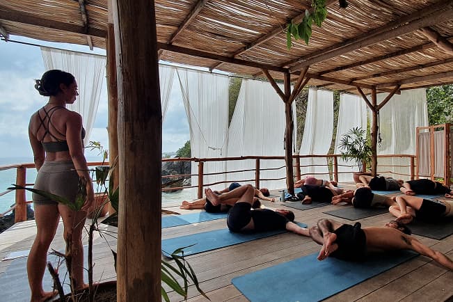 Yoga, Pools & entspannte Camps