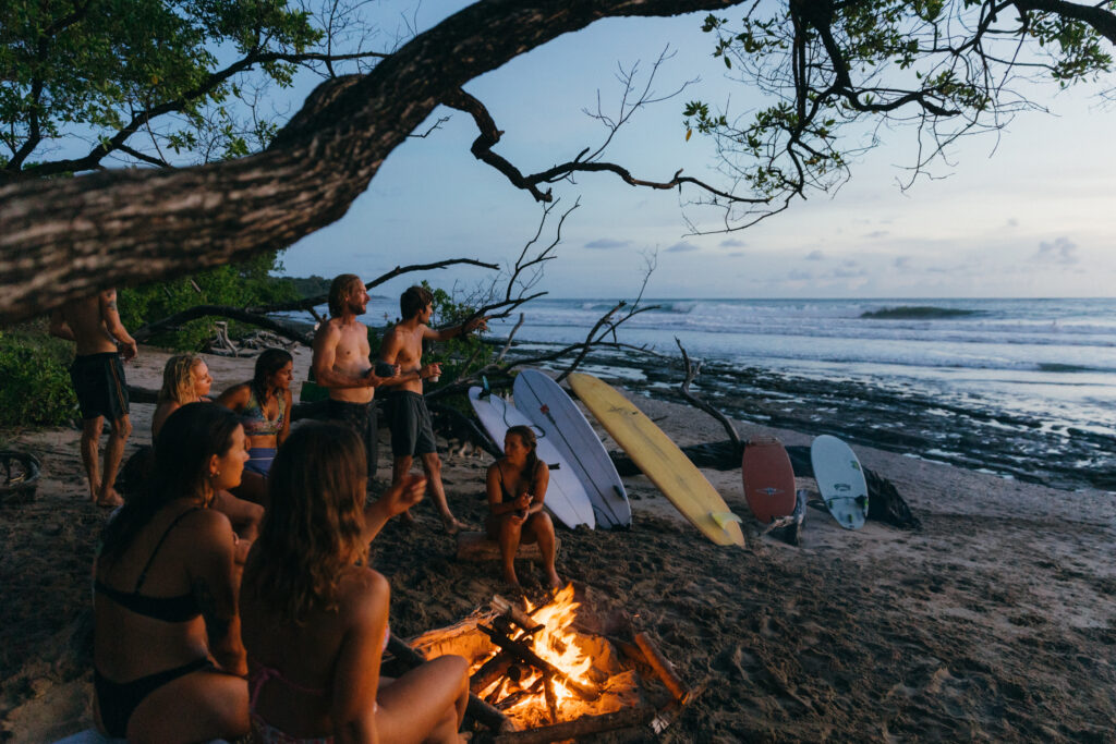 surfcamp-costarica-avallanas-bonefire