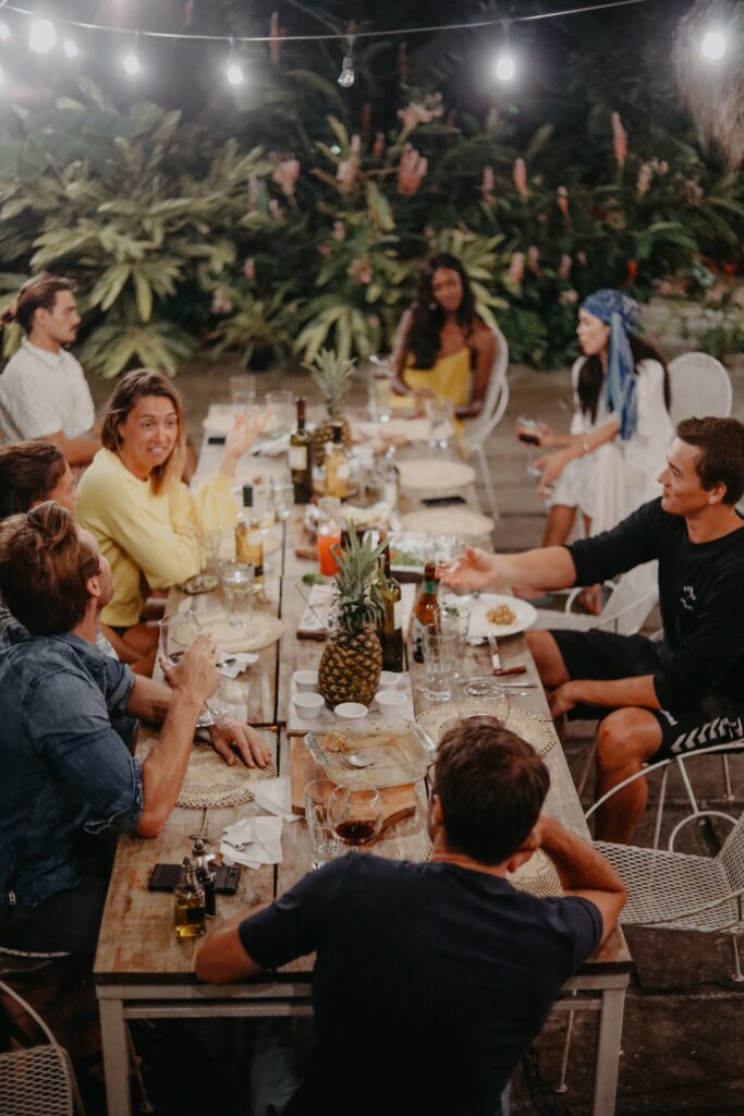 surfcamp-nica-sanjuan-community-dinner