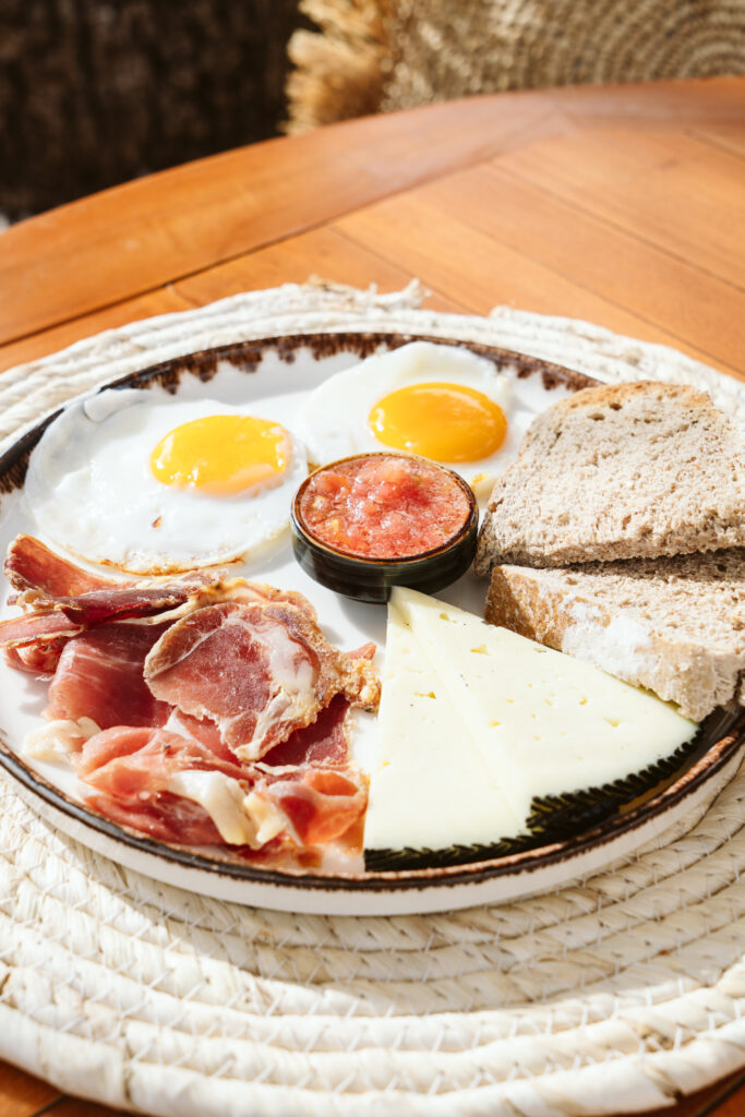 surfcamp-spain-fuerte-breakfast